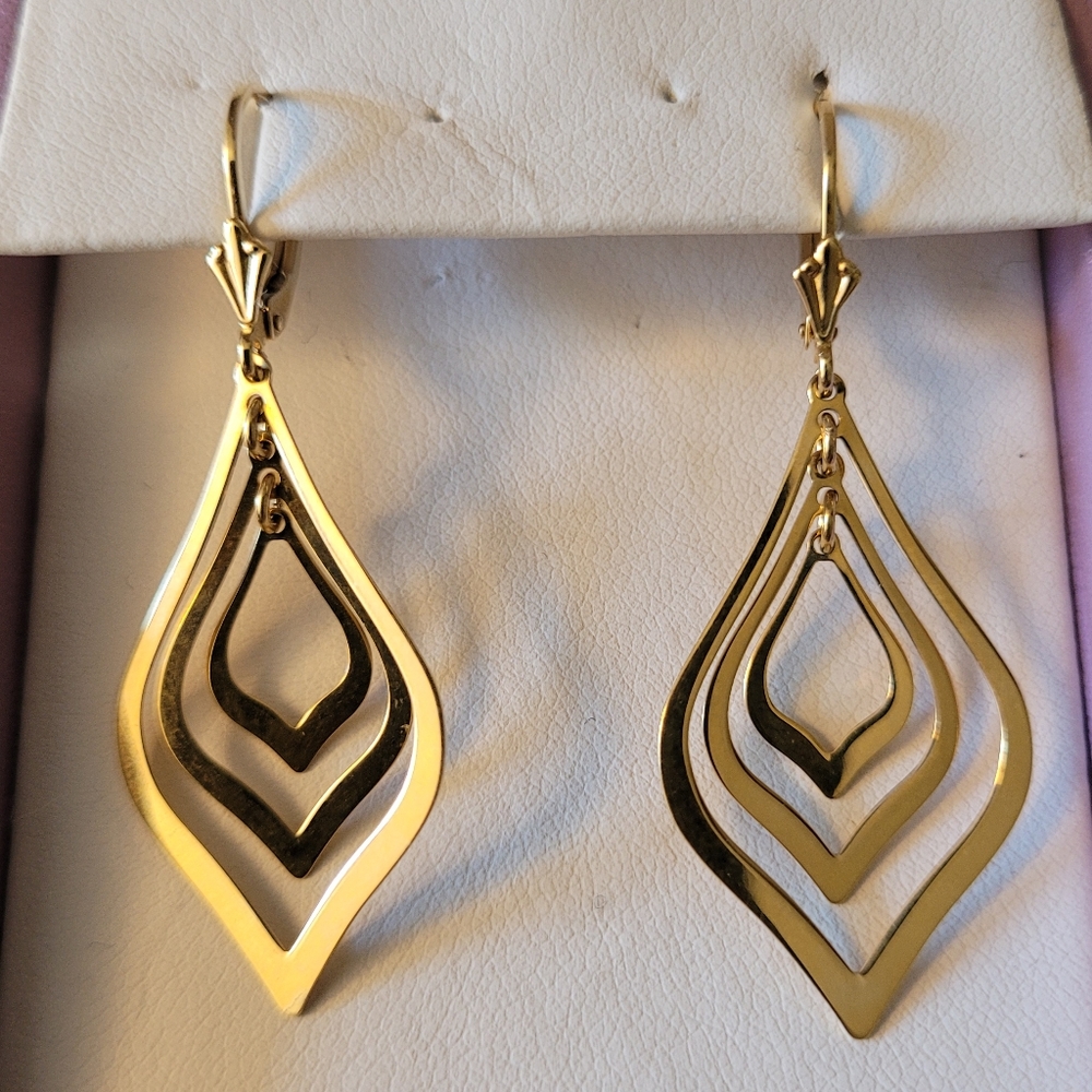 Made in turkey 14k solid  Yellow Gold Triple Lotus Leaf  Earrings lever back.